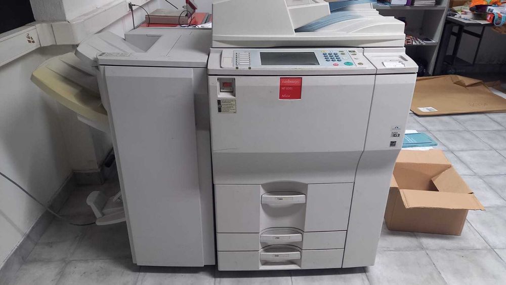 OFEREÇO duas impressoras Ricoh usadas