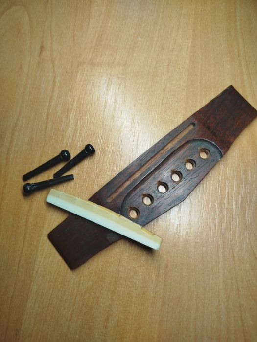 "Деталі" від гітари Cort