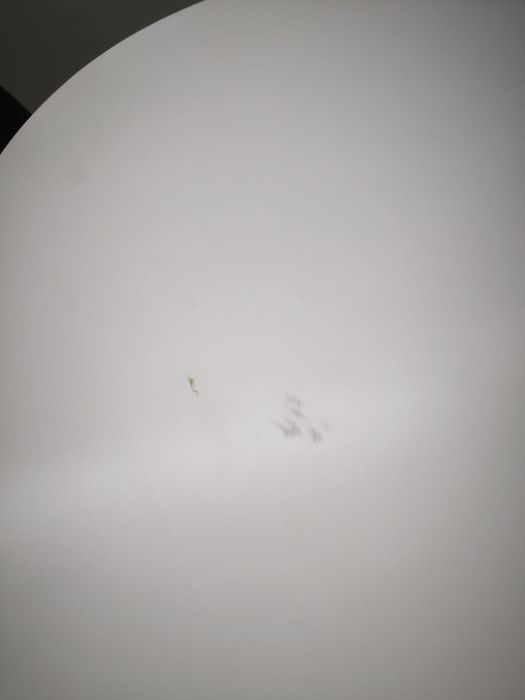 Venda de uma Mesa redonda com cadeiras