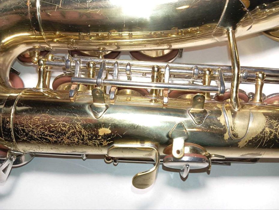 Саксофон Armstrong перекритий