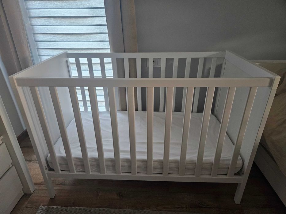 Łóżeczko dziecięce sundvik + materac