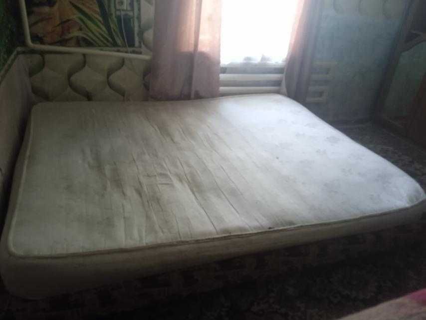 Ліжко двохспальне