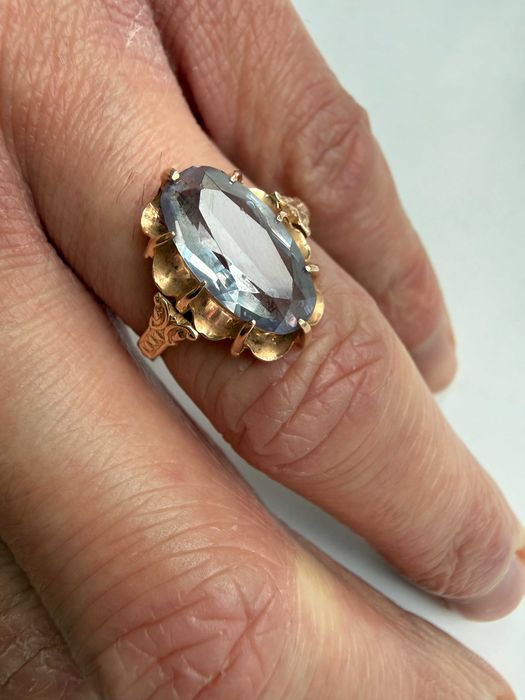 złoty pierścionek p. 583 / 14 karatów, 5,44g, r. 19