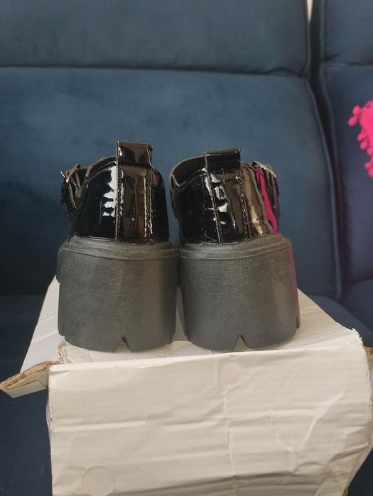 Buty damskie lakierki