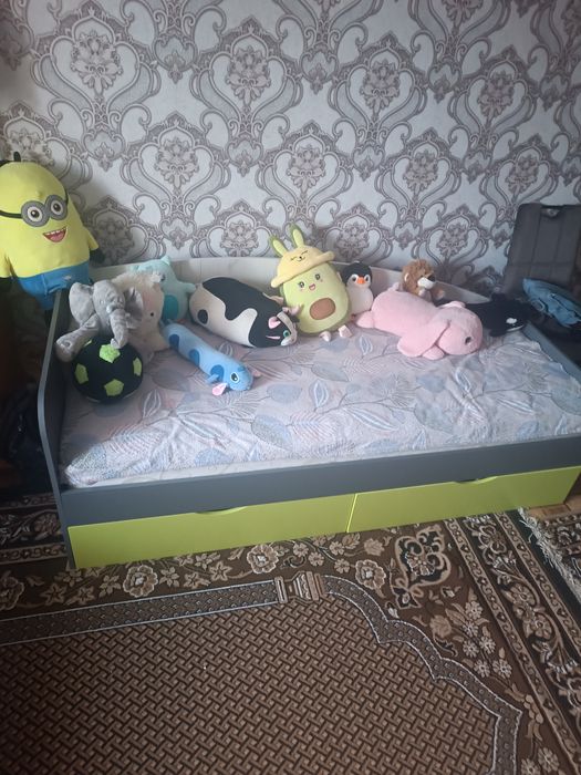 Продам 2 ліжка дитячих за 8000