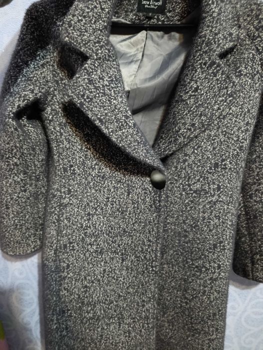 Пальто жіноче, розмір s, стан ідеал.