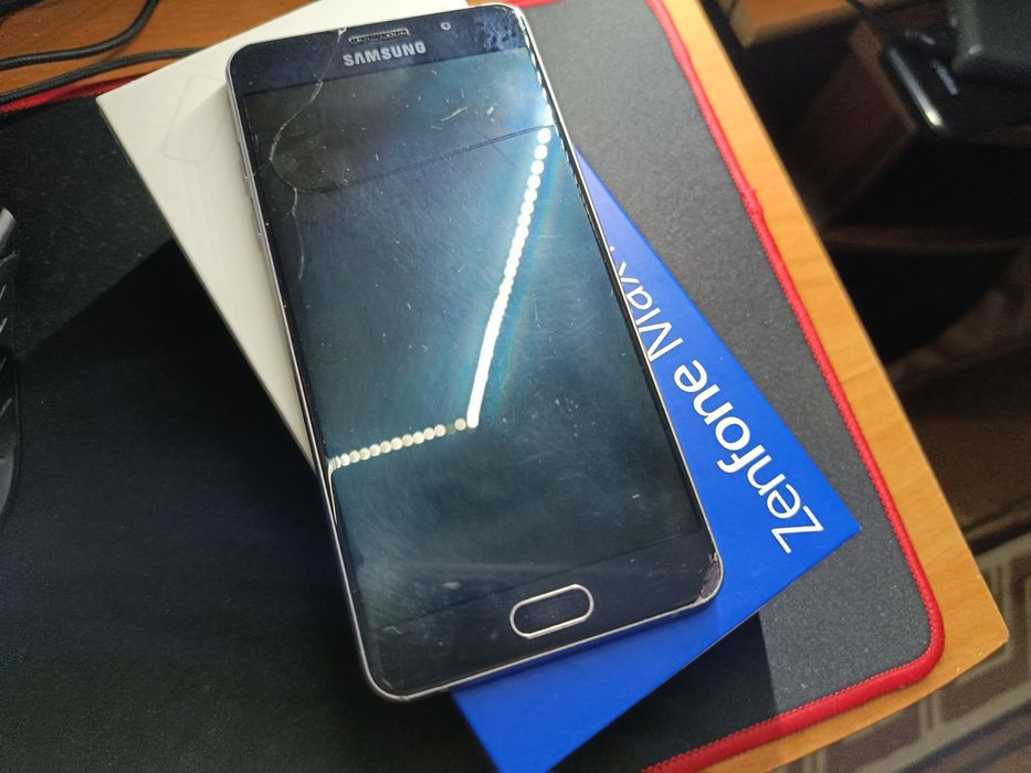 Смартфон Samsung a3 (2016)