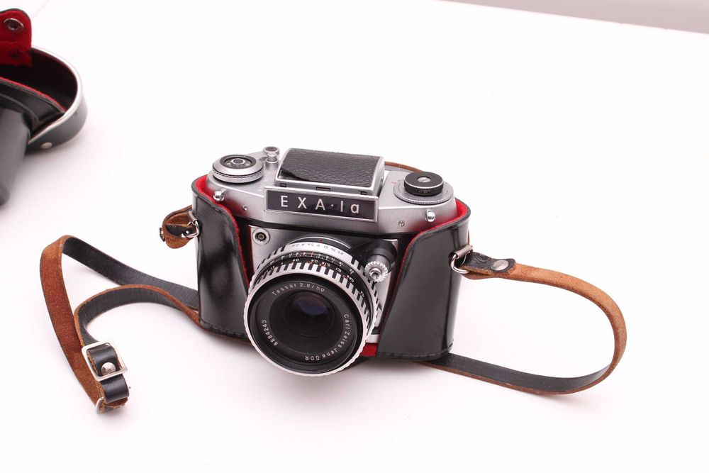 フィルムカメラ PENTACON EXA 1a / ZEISS TESSAR 50mm f2.8 PENTACON EXA 1a / ZEISS TESSAR 50mm f2.8 - メルカリ