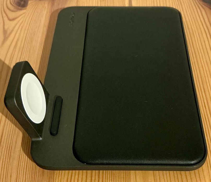 Stacja ładowania Nomad Base station for Apple Watch ładowarka Qi skóra