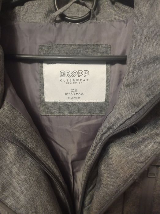 Kurtka firmy Cropp.