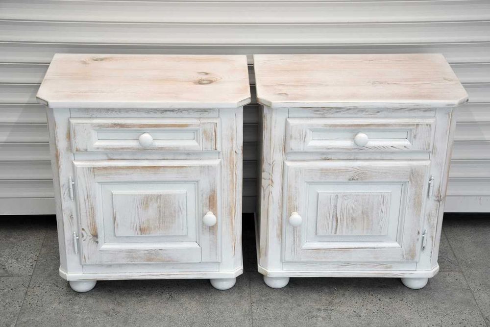 szafki nocne z drewna sosnowego - jak nowe