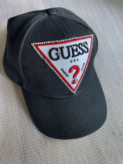 Czapka guess z daszkiem, czarna