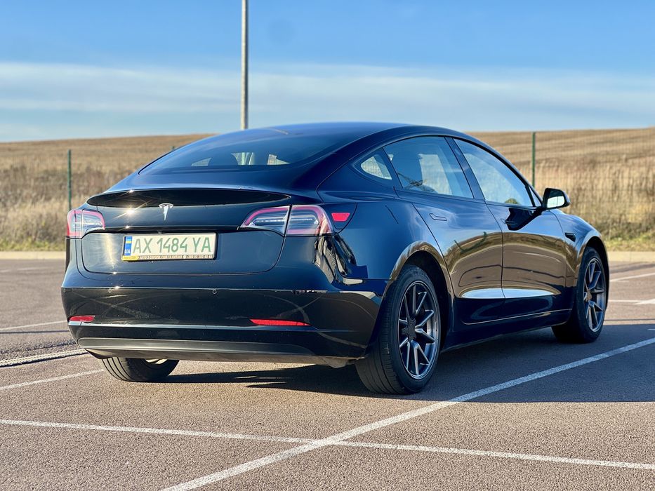Tesla model 3 LFP 2022 14 тис ки