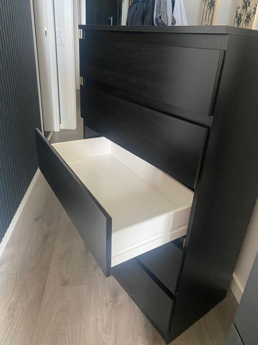 Cómoda com 5 gavetas
