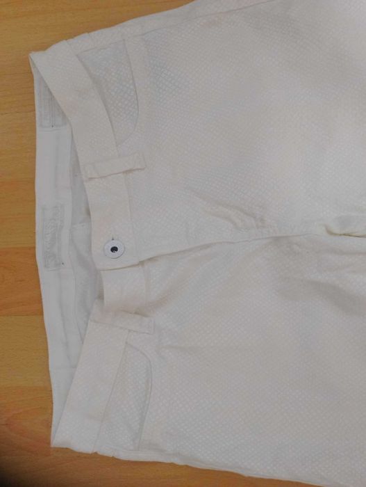 Białe spodnie ,,wężowa skórka''