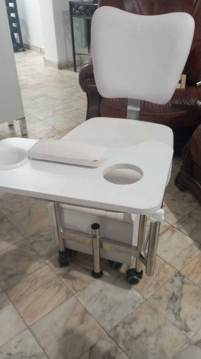 Cadeira manicure em perfeito estado