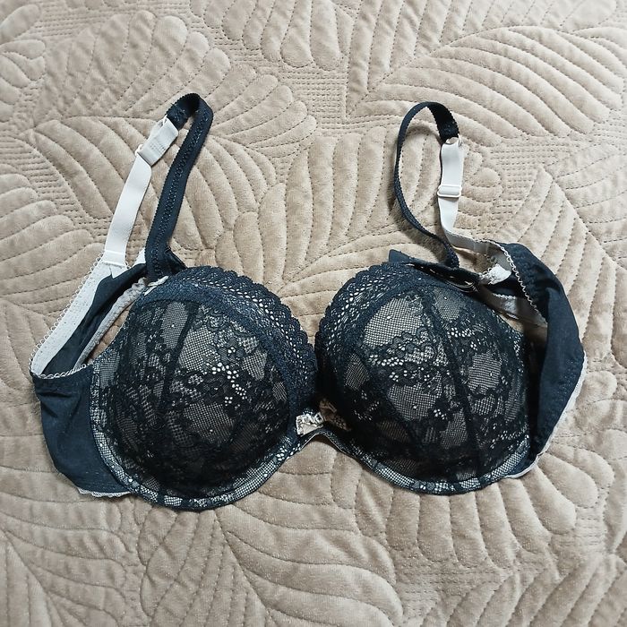 Бюстгальтер ліфчик