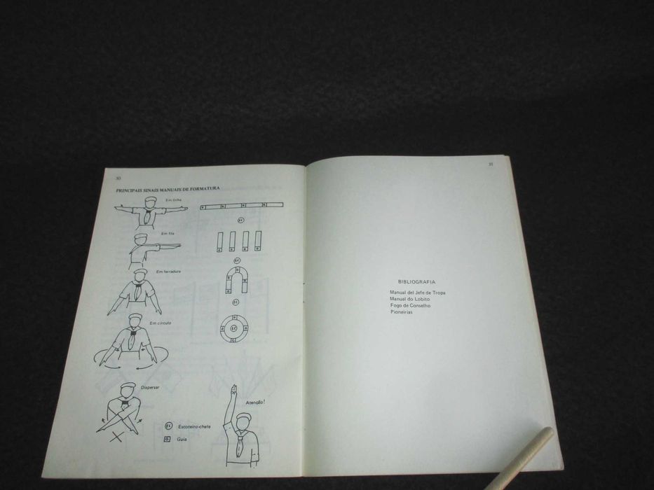Livro Cerimónias Escotistas Associação dos Escoteiros de Portugal