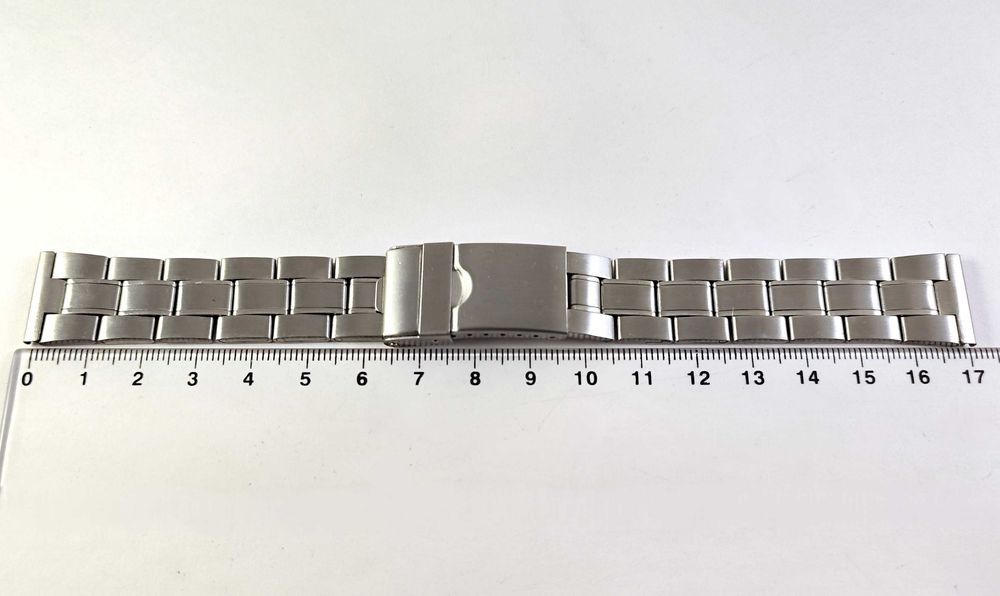 Браслет к часам под ушки 18 мм. Новый. Браслети Ремінці металеві.Нові