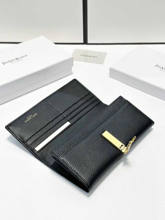 Carteira Yves Saint Laurent comprida em pele de bezerro