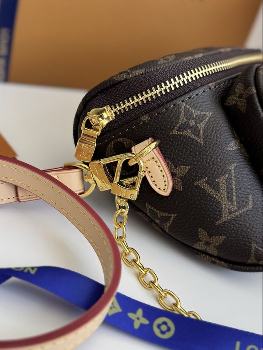 Сумка - бананка Louis Vuitton Bumbag, жіноча сумка луі вітон, бананка через плече
