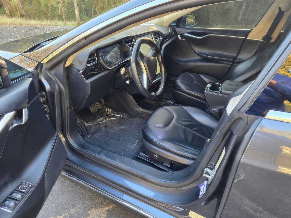 Tesla Model S 60      2014