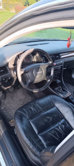 Audi 100