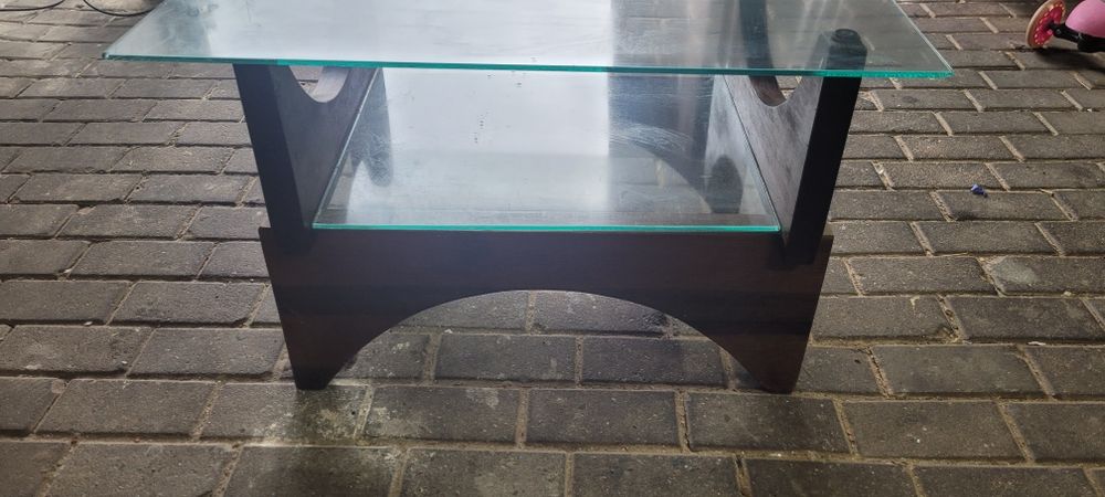 Stolik pokojowy drewniany