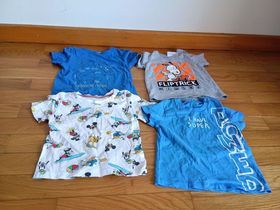 Lote de 20 peças de roupa de menino (9-12) verão com oferta de mochila