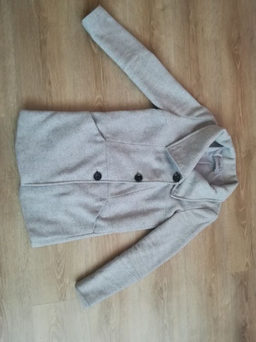 Sprzedam szary wiosenny płaszcz damski BERESHKA rozm. 36/S. Okazja!!!