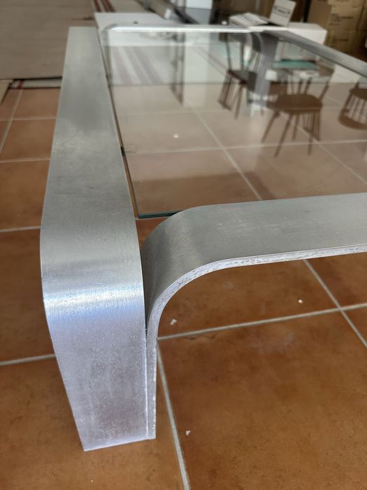 Mesa de Centro Moderna em Vidro e Metal