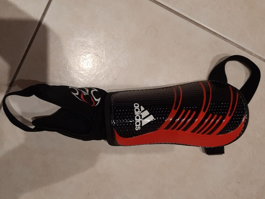 Caneleiras Adidas Futebol