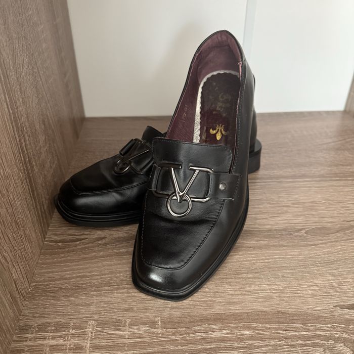 Туфлі 38 розмір натуральна шкіра Лофери чорні Шкіряні туфлі жіночі