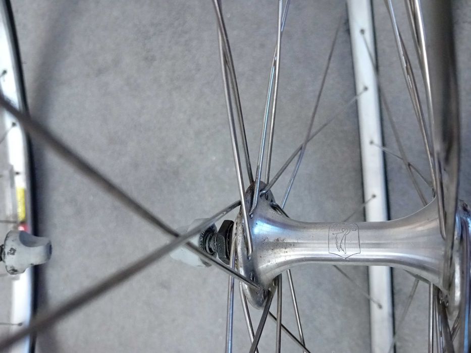 Komplet kół rowerowych 700C , piasty Campagnolo,obręcze Araya.