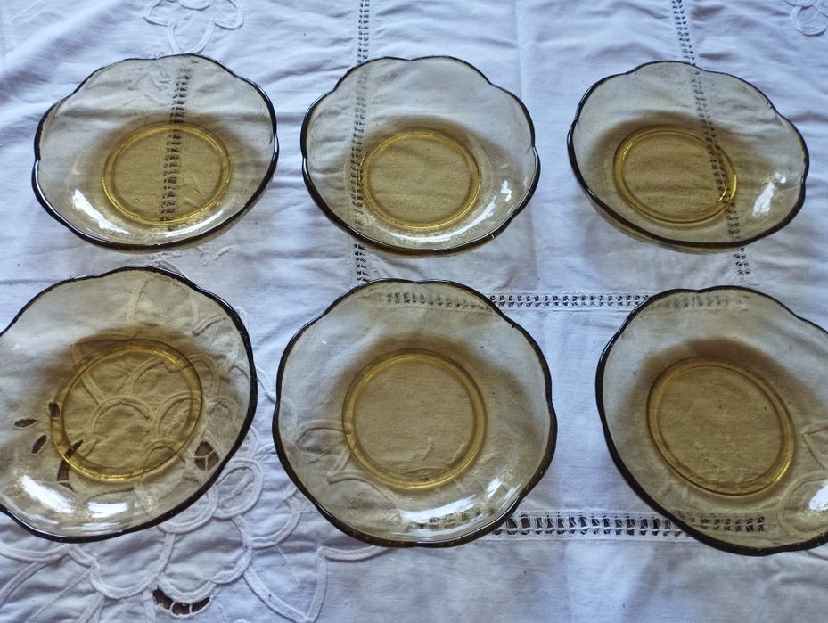 Talerzyki z żółtego szkla PRL