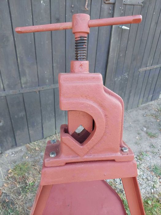 Sprzedam imadło dla hydraulika.
