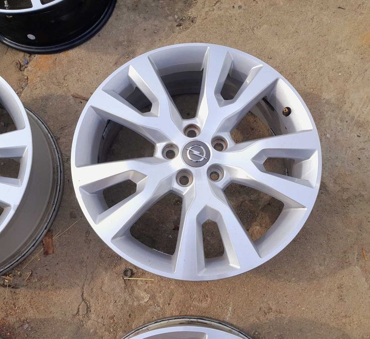 Alufelgi 19 5x115 OPEL Astra J Zafira C Antara Insignia B Śliczne