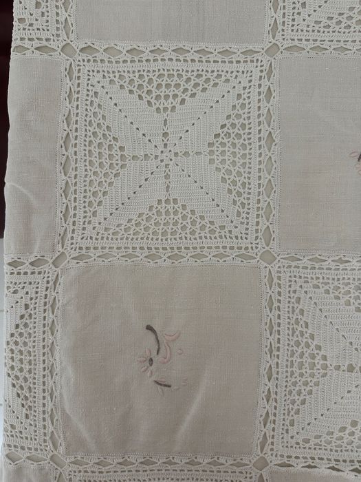 Toalha de linho e renda