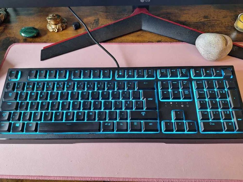 Razer Ornata v2 (em boas condições)