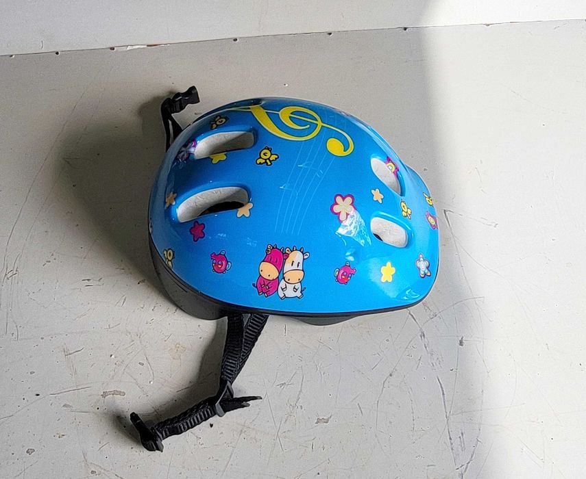 Kask rowerowy dziecięcy.