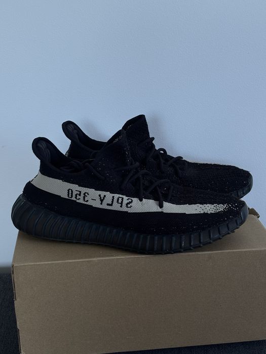 Yeezy 350 V2 w wersji Oreo, rozmiar 46