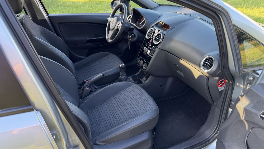 Opel corsa lift 1.2 klima alufelgi tempomat