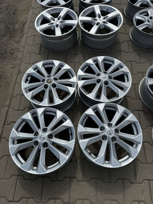 Felgi aluminiowe 5x114,3r17 nissan orginal