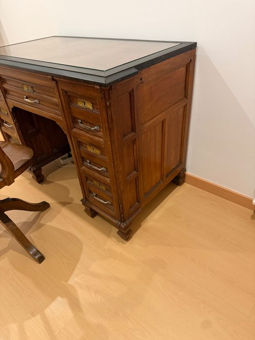 Conjunto secretária antiga + cadeira