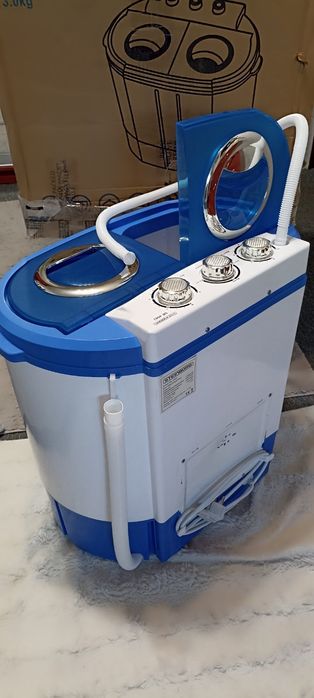 Портативна пральна машина Steinborg SB-4002 з центрифугою.
