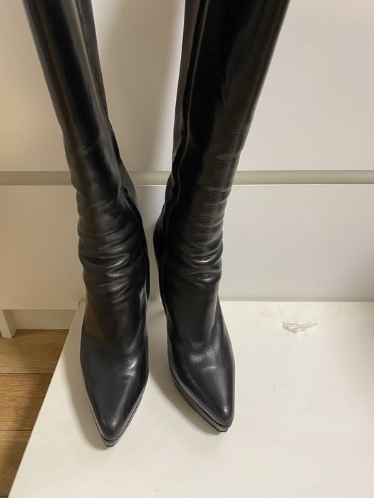 Прдам сапожки YSL