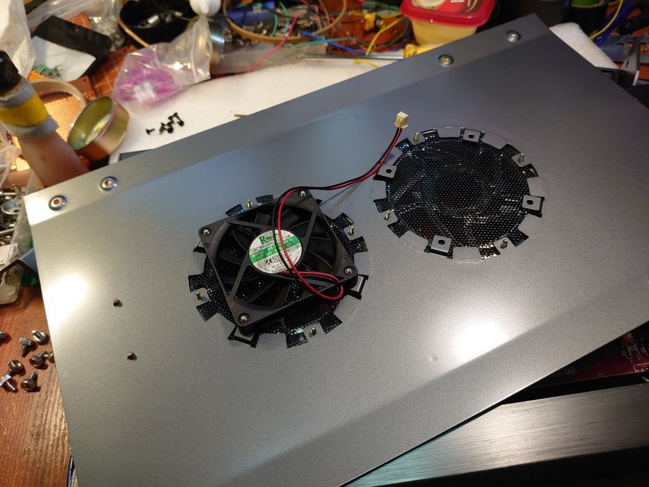 Автомобильный 2х канал ный усилитель Logik 2х150вт . АВ класса