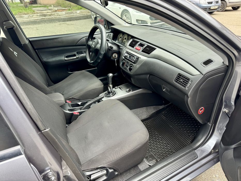 Продам Митсубиси Лансер