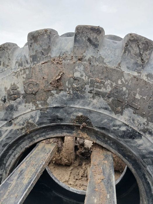Opona przemysłowa 23.5-25 Solideal L3 ładowarka JCB Cat Volvo
