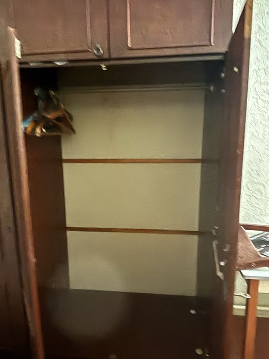 Продам дуже недорого меблі з двокімнатноі квартири/самовивіз/